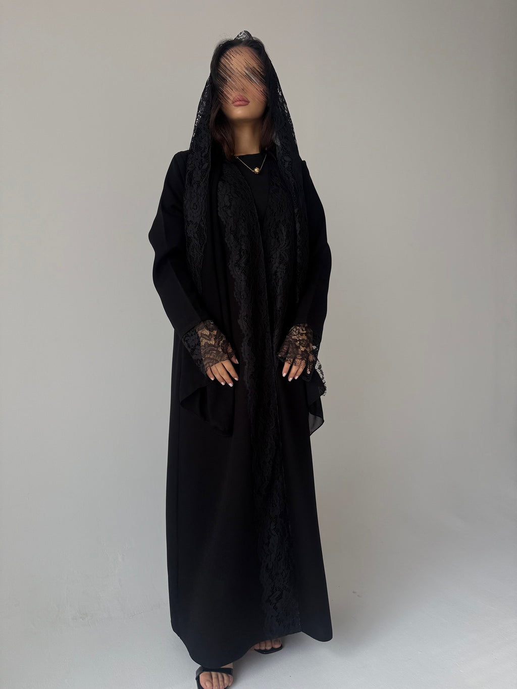 عباية دانتيلا - Bateel Abaya