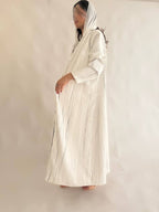 عباية يوليو أبيض - Bateel Abaya