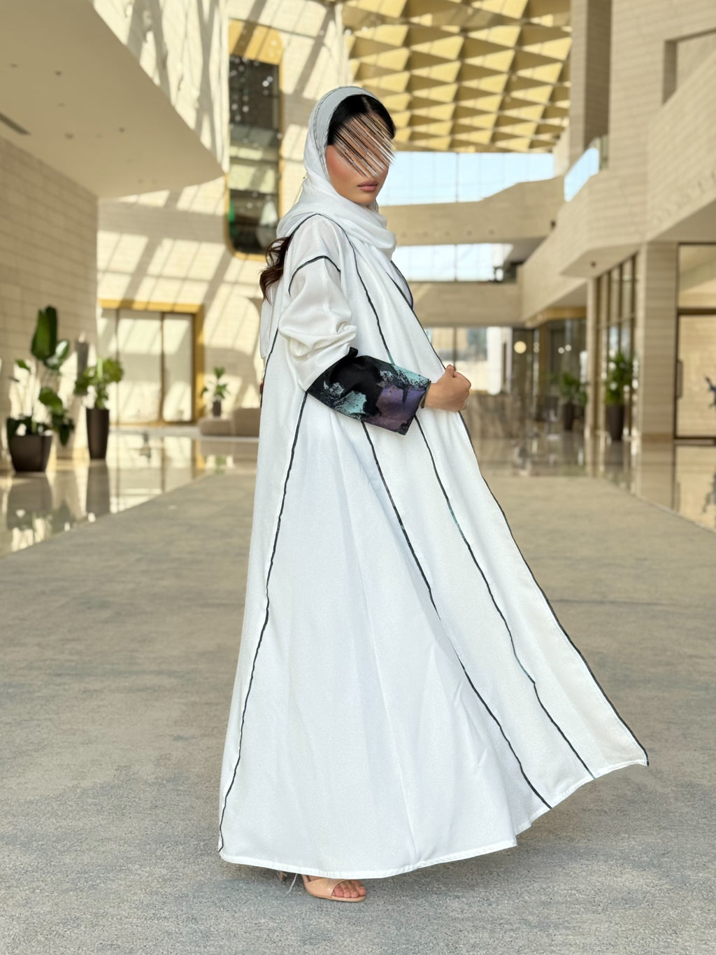 سهام ابيض - Bateel Abaya