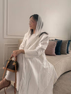 عباية يوليو أبيض - Bateel Abaya