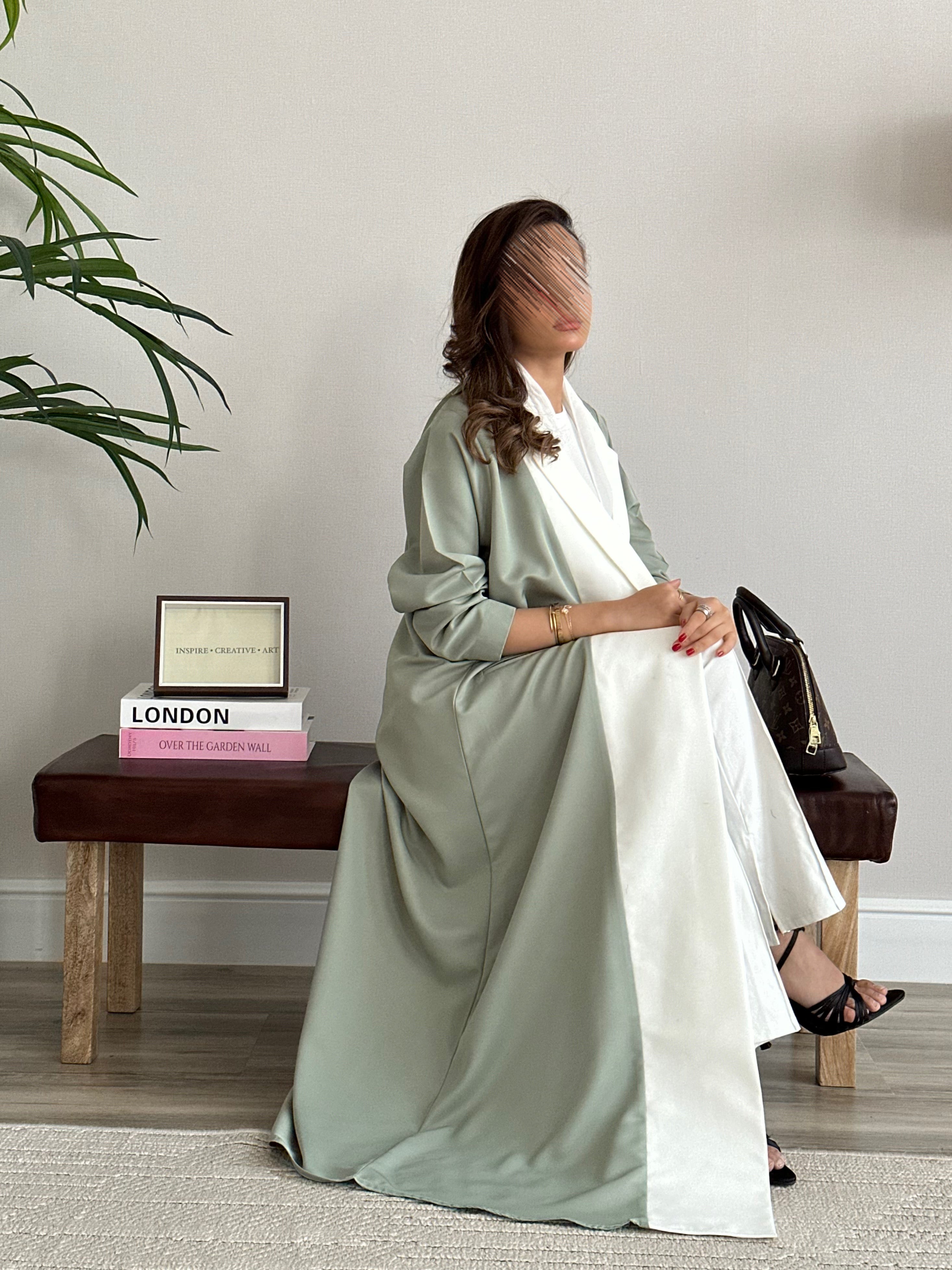 عباية المشاعل - Bateel Abaya