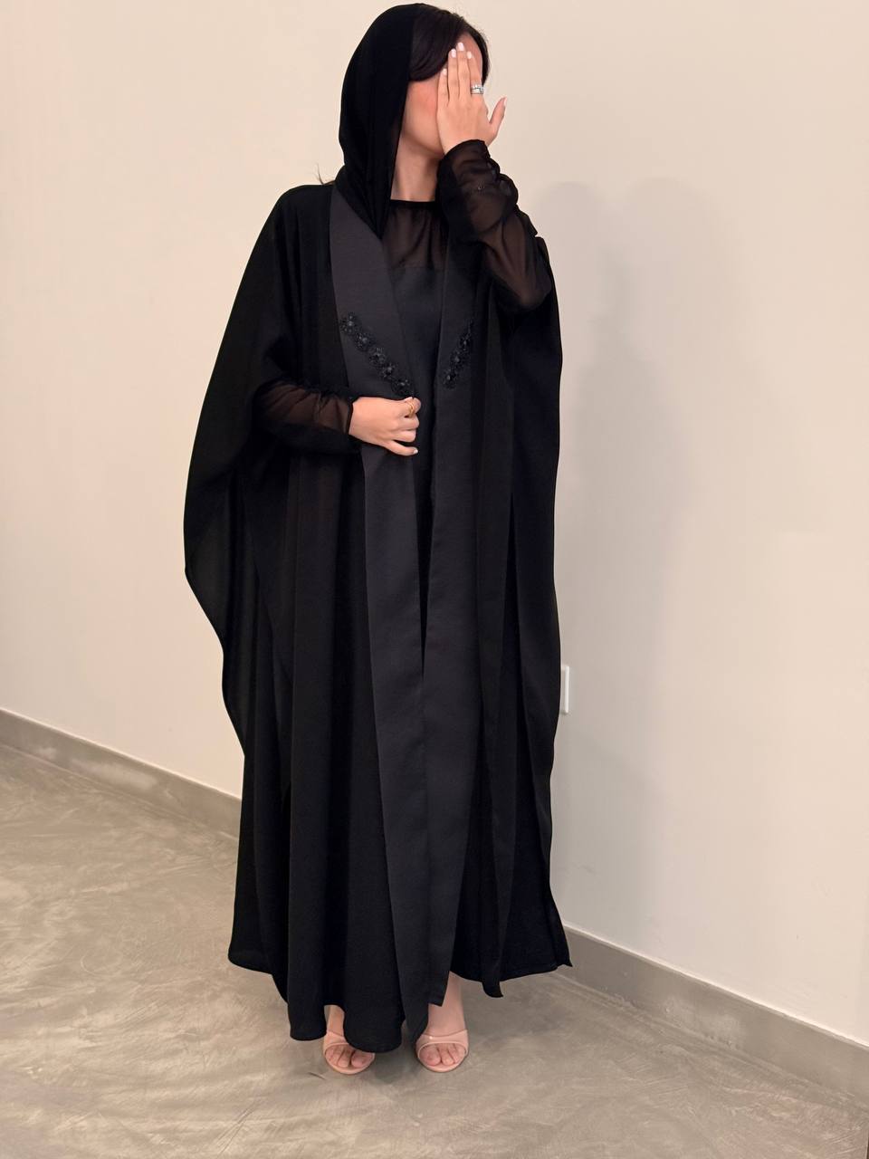 عباية قطرية مع فستان - Bateel Abaya