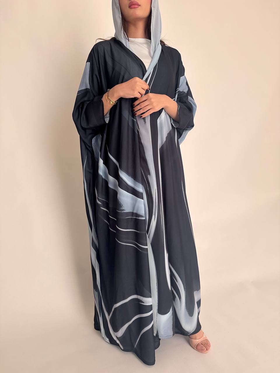 عباية ابريل - Bateel Abaya