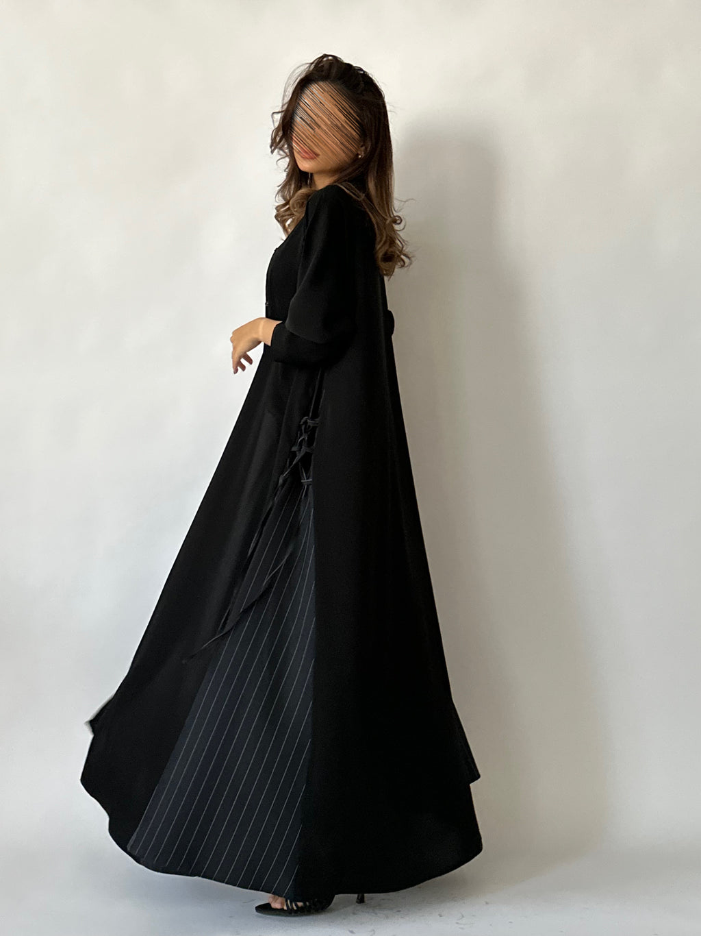 عباية جديلة أسود - Bateel Abaya